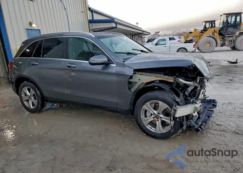 2018 Mercedes-Benz Glc 300 4Matic z USA, uszkodzony, nr VIN WDC0G4KB2JV027880